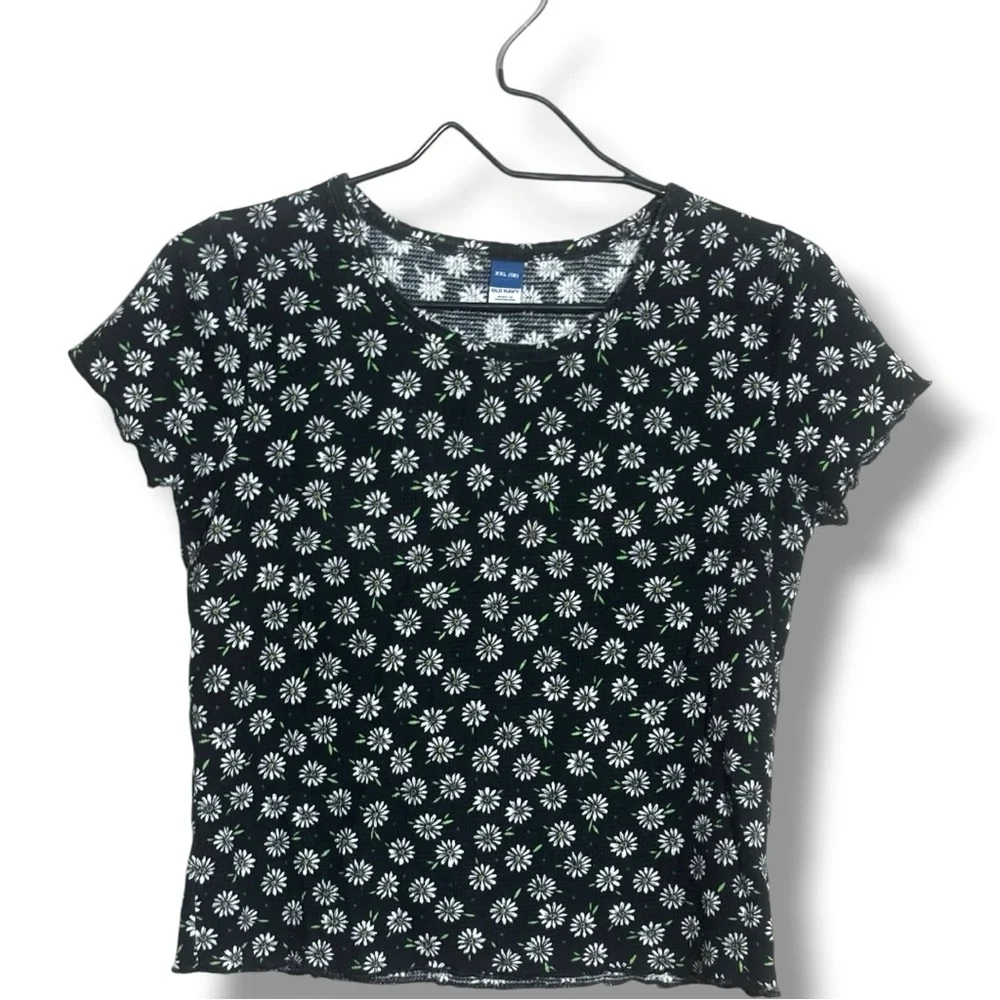 Old Navy Kids Black Short Sleeve Ruffle Hem Lightweight Tee w/White Daisy Print